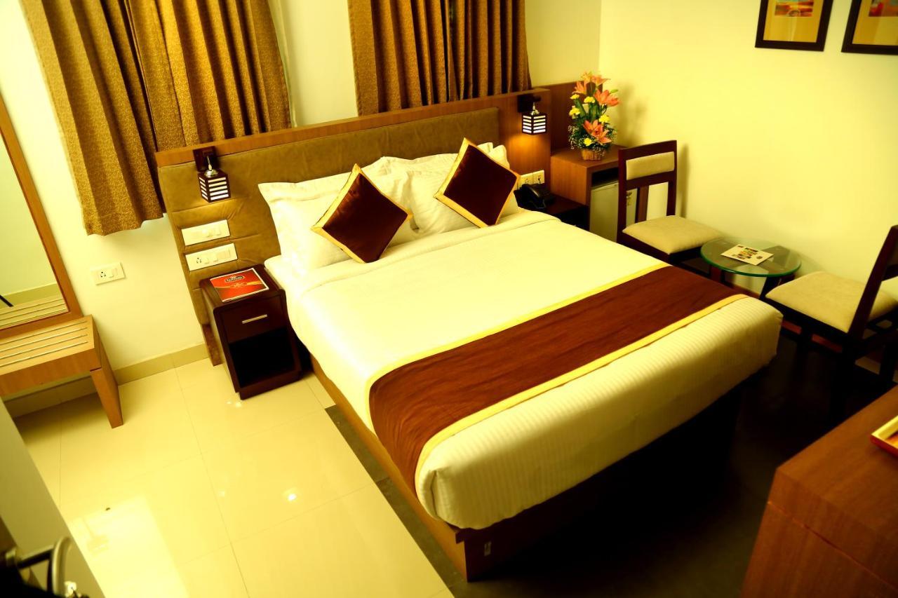 Hotel De Grand Кожикод Екстериор снимка
