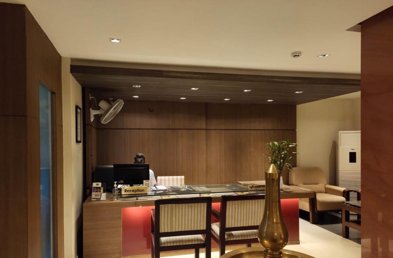 Hotel De Grand Кожикод Екстериор снимка